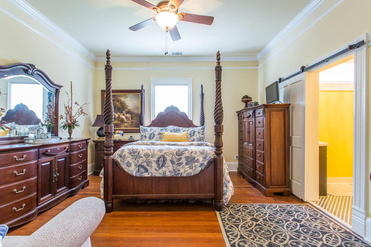Queen Room with Balcony